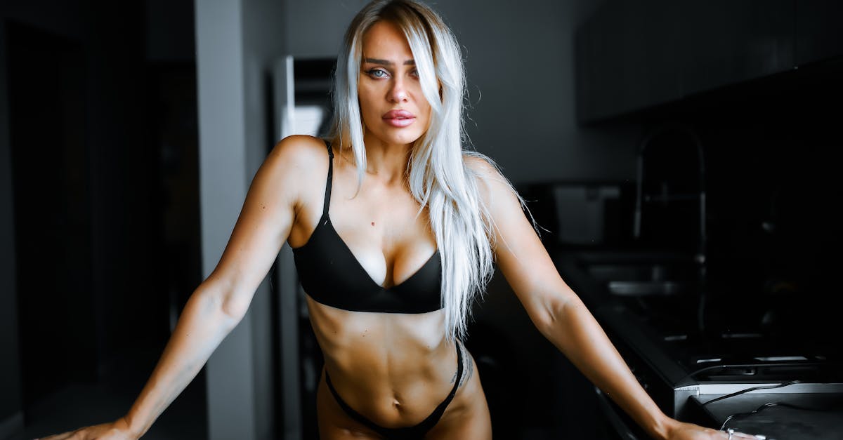 découvrez les dernières tendances en lingerie qui allient élégance et confort. explorez notre sélection de styles incontournables, de couleurs audacieuses et de designs raffinés pour sublimer votre garde-robe. soyez à la pointe de la mode avec nos astuces et conseils !