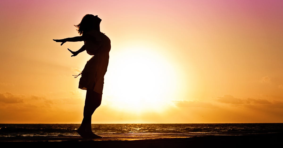 découvrez notre collection dédiée aux femmes, mettant en avant des styles variés et modernes pour tous les goûts. que ce soit pour le travail, les sorties ou le quotidien, trouvez des pièces uniques qui reflètent votre personnalité et votre ambition.