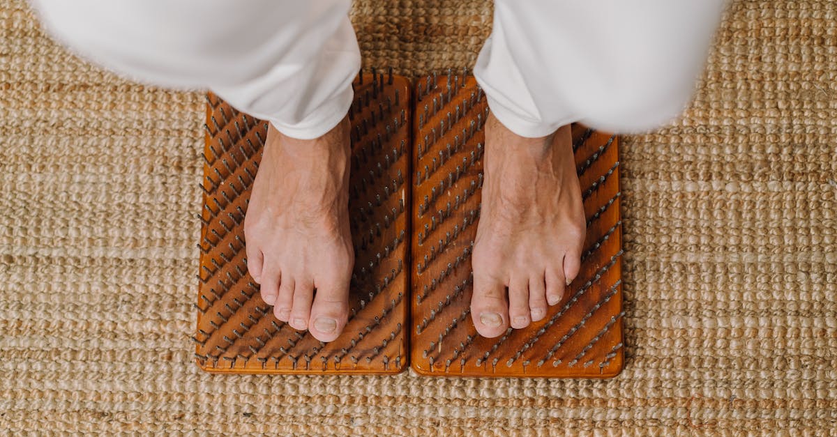 découvrez l'acupression, une méthode de médecine traditionnelle qui utilise des points spécifiques sur le corps pour soulager le stress, améliorer la circulation sanguine et favoriser le bien-être général. apprenez comment cette technique ancestrale peut transformer votre santé au quotidien.