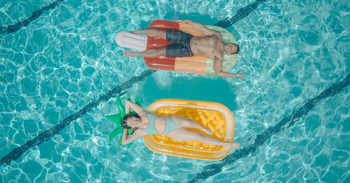 découvrez notre sélection de bouées de piscine colorées et confortables pour rendre vos journées au bord de l'eau inoubliables. parfaites pour se détendre sous le soleil, nos floats sont idéales pour toute la famille.