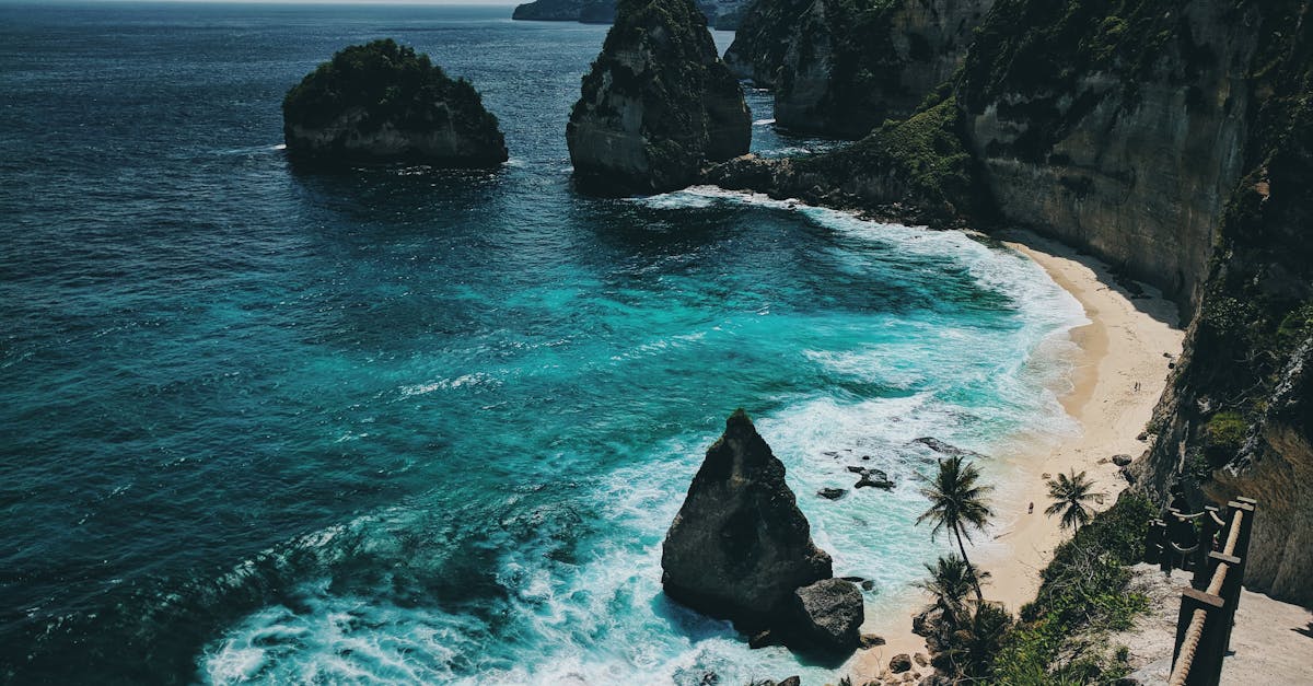 découvrez bali, l’île paradisiaque d’indonésie réputée pour ses plages exceptionnelles, ses rizières luxuriantes, sa culture vibrante et ses temples majestueux. préparez un voyage inoubliable à bali !
