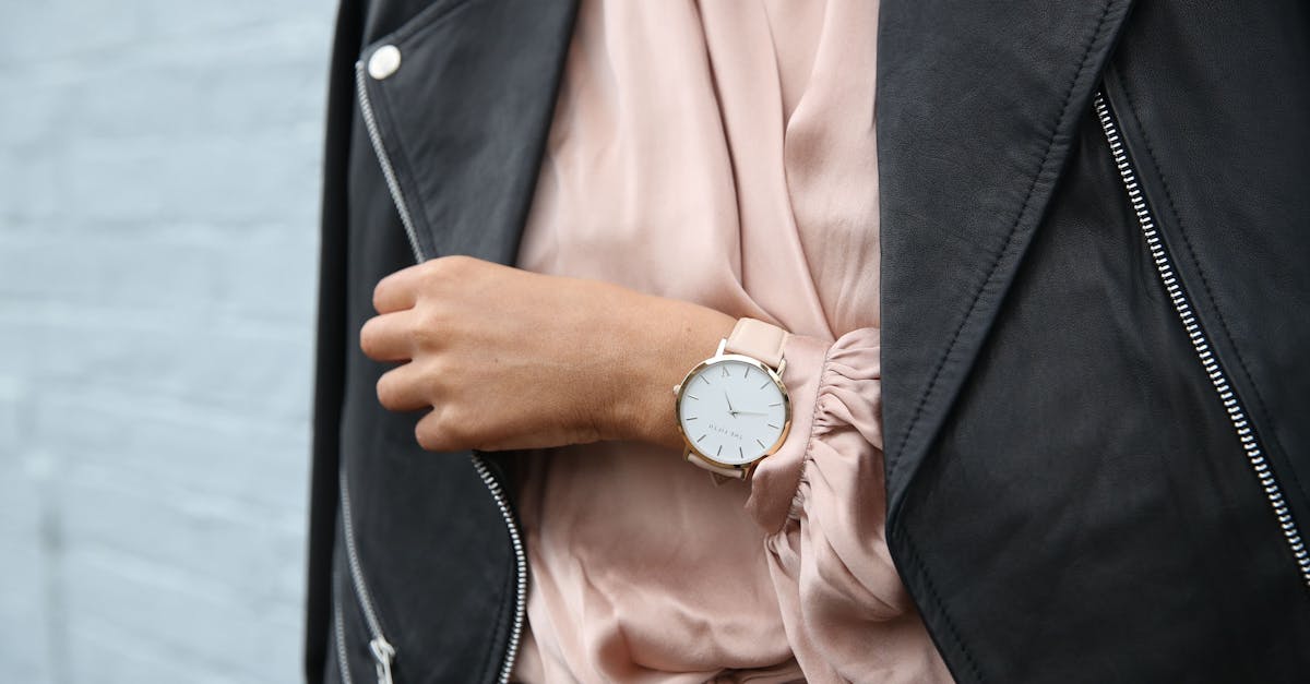 découvrez les dernières tendances de la mode : styles incontournables, couleurs du moment et conseils pour rester à la pointe de la fashion week toute l'année.